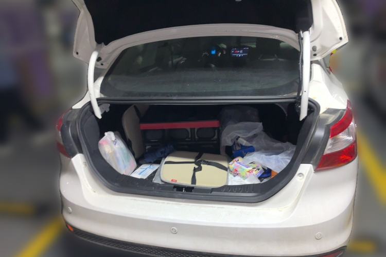 Used Ford Focus 2012 Sedan 1.6L Manual Fashion Edition Trunk