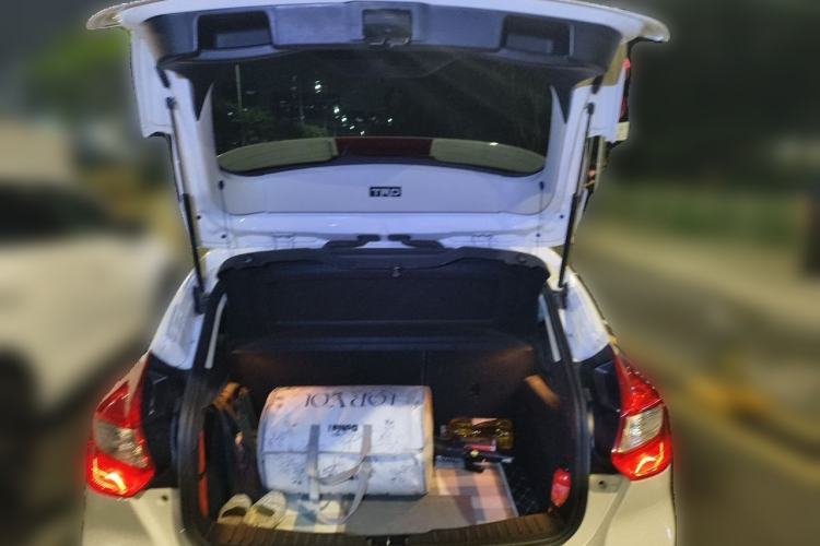 Used Ford Focus 2012 Hatchback 1.6L Automatic Fashion Edition Trunk
