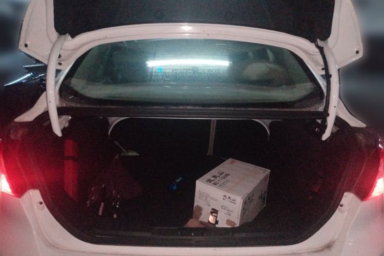 Used Ford Focus 2012 Sedan 1.6L Manual Comfort Model Trunk