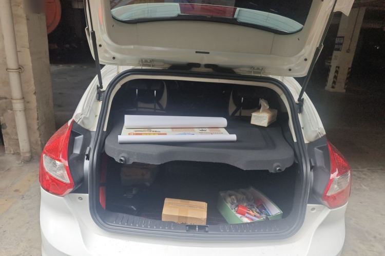 Used Ford Focus 2012 Hatchback 1.6L Automatic Fashion Edition Trunk
