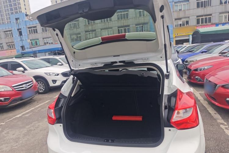 Used Ford Focus 2012 Hatchback 1.6L Automatic Fashion Edition Trunk