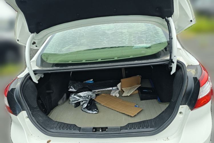 Used Ford Focus 2012 Sedan 1.6L Manual Fashion Edition Trunk