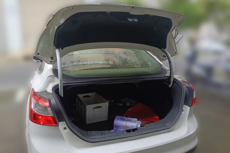 Used Ford Focus 2012 Sedan 1.6L Automatic Fashion Edition Trunk
