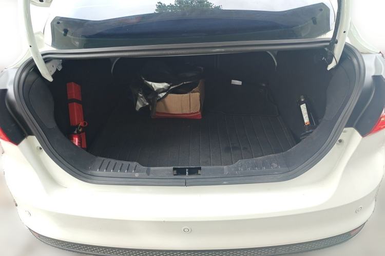 Used Ford Focus 2012 Sedan 1.6L Automatic Fashion Edition Trunk