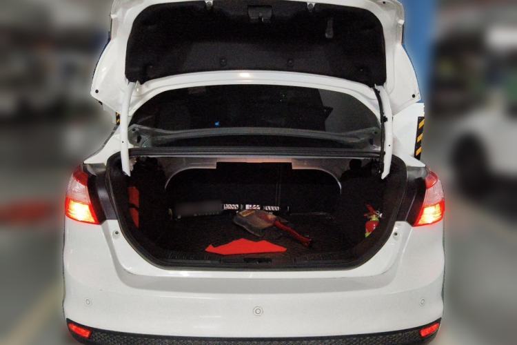 Used Ford Focus 2012 Sedan 1.6L Automatic Fashion Edition Trunk
