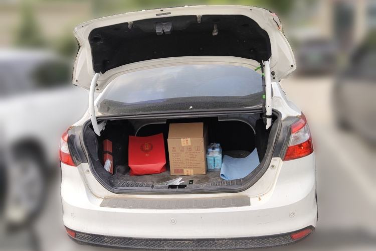 Used Ford Focus 2012 Sedan 1.6L Manual Fashion Edition Trunk