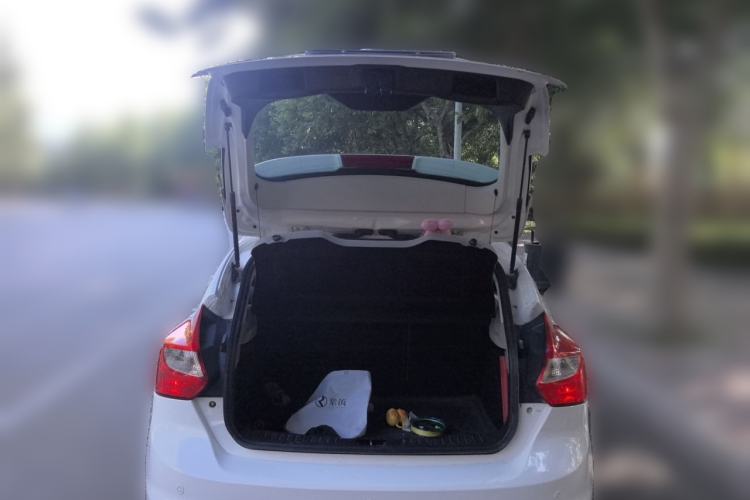 Used Ford Focus 2012 Hatchback 1.6L Automatic Fashion Edition Trunk