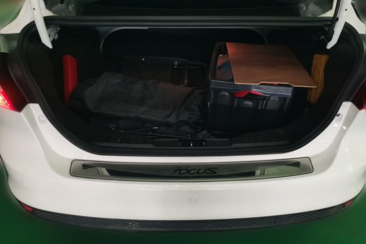 Used Ford Focus 2012 Sedan 1.6L Automatic Fashion Edition Trunk