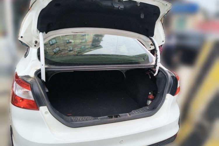Used Ford Focus 2012 Sedan 1.6L Automatic Fashion Edition Trunk