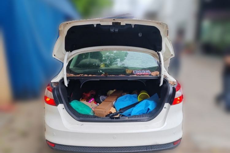 Used Ford Focus 2012 Sedan 1.6L Automatic Comfort Model Trunk