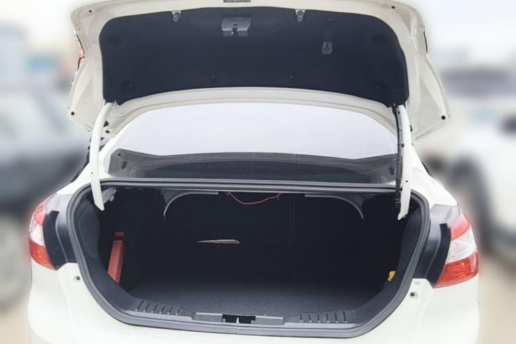 Used Ford Focus 2012 Sedan 1.6L Automatic Fashion Edition Trunk