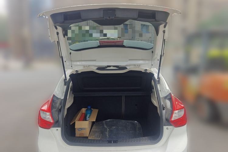 Used Ford Focus 2012 Hatchback 1.6L Automatic Fashion Edition Trunk
