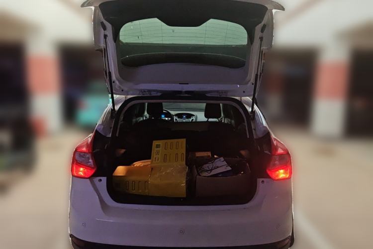 Used Ford Focus 2012 Hatchback 1.6L Automatic Fashion Edition Trunk
