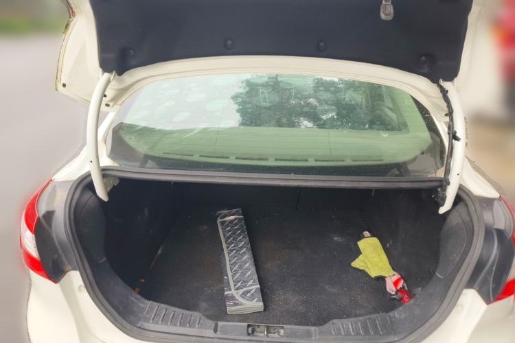 Used Ford Focus 2012 Sedan 1.6L Manual Comfort Model Trunk