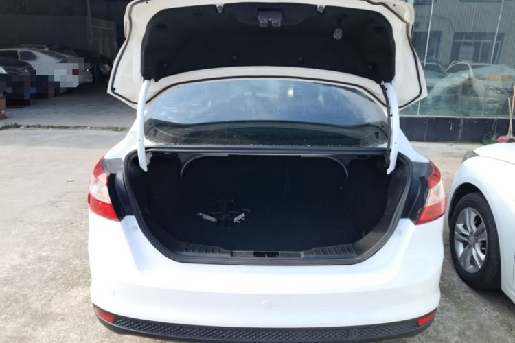 Used Ford Focus 2012 Sedan 1.6L Automatic Fashion Edition Trunk