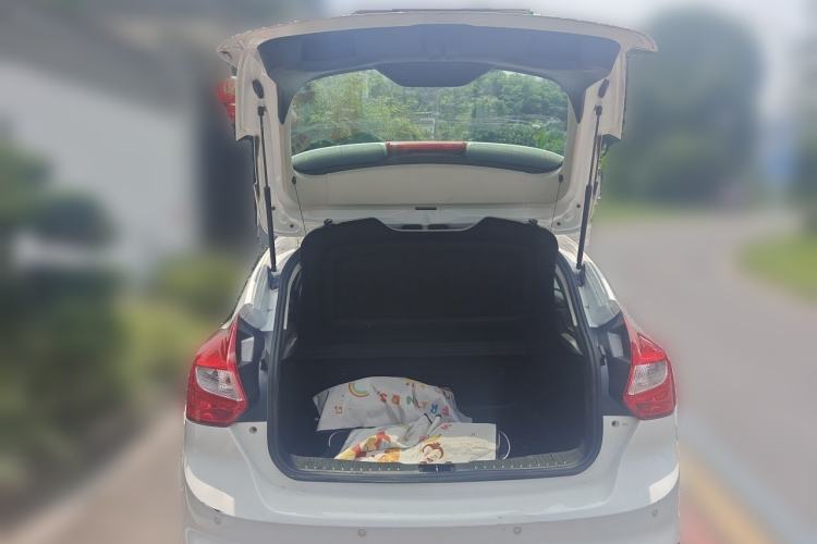 Used Ford Focus 2012 Hatchback 1.6L Automatic Comfort Model Trunk