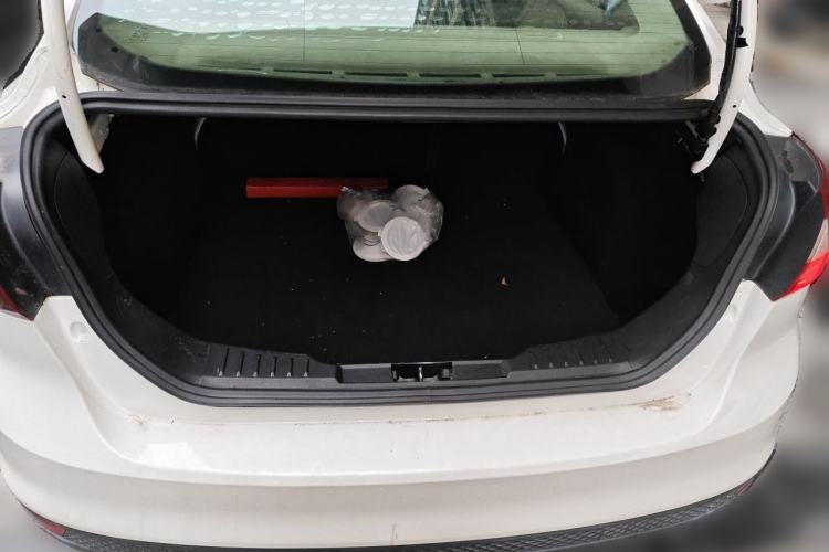 Used Ford Focus 2012 Sedan 1.6L Manual Comfort Model Trunk