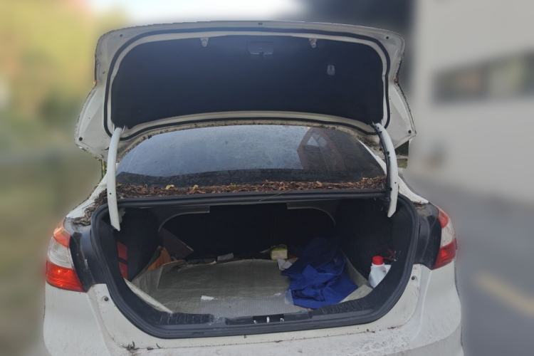 Used Ford Focus 2012 Sedan 1.6L Manual Comfort Model Trunk