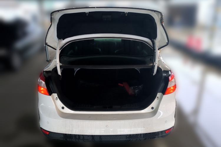 Used Ford Focus 2012 Sedan 1.6L Automatic Fashion Edition Trunk