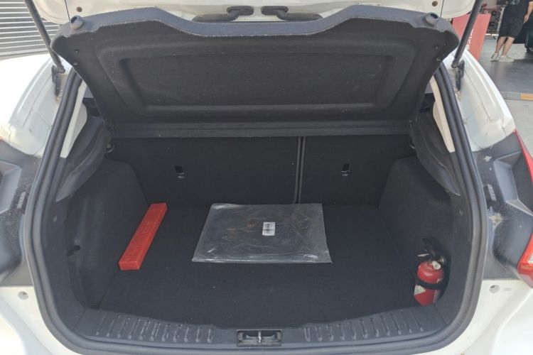Used Ford Focus 2012 Hatchback 1.6L Automatic Fashion Edition Trunk