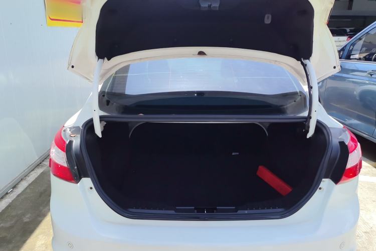 Used Ford Focus 2012 Sedan 1.6L Automatic Fashion Edition Trunk