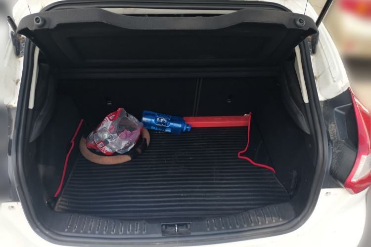 Used Ford Focus 2012 Hatchback 1.6L Automatic Fashion Edition Trunk
