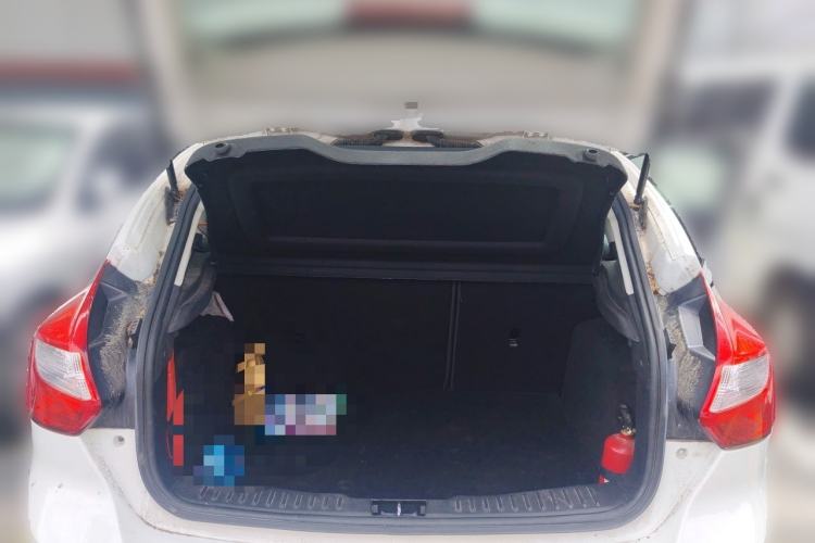 Used Ford Focus 2012 Hatchback 1.6L Automatic Fashion Edition Trunk