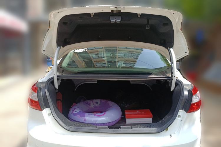 Used Ford Focus 2012 Sedan 1.6L Automatic Fashion Edition Trunk