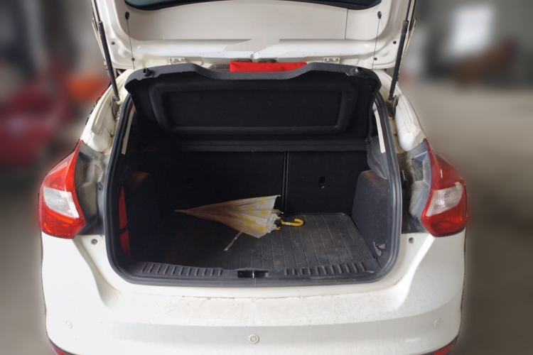 Used Ford Focus 2012 Hatchback 1.6L Automatic Fashion Edition Trunk