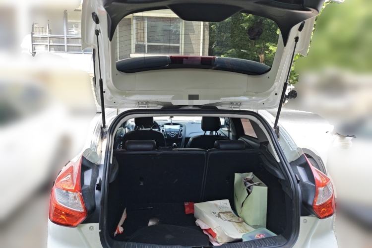 Used Ford Focus 2012 Hatchback 1.6L Automatic Fashion Edition Trunk