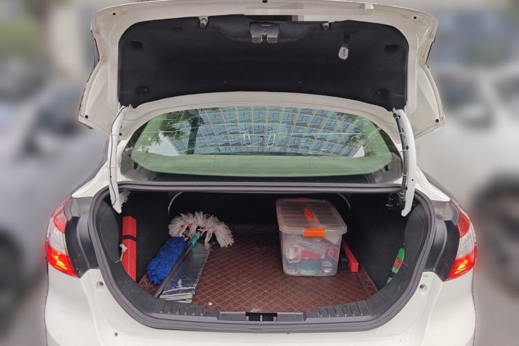 Used Ford Focus 2012 Sedan 1.6L Manual Comfort Model Trunk