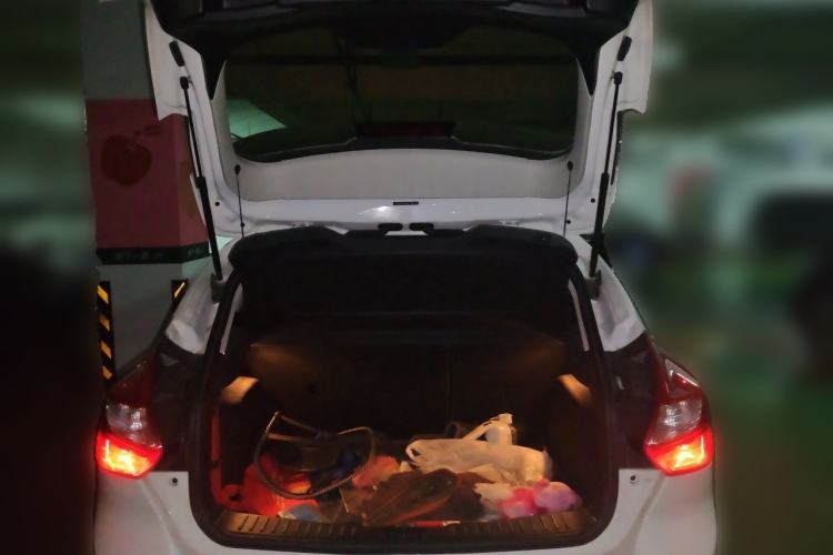 Used Ford Focus 2012 Hatchback 1.6L Automatic Fashion Edition Trunk