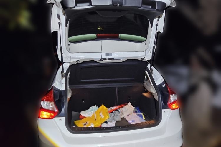 Used Ford Focus 2012 Hatchback 1.6L Automatic Fashion Edition Trunk