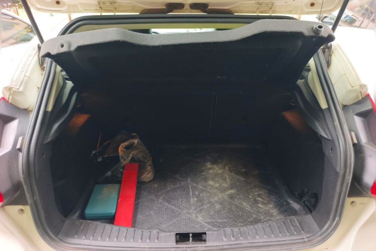Used Ford Focus 2012 Hatchback 1.6L Automatic Fashion Edition Trunk