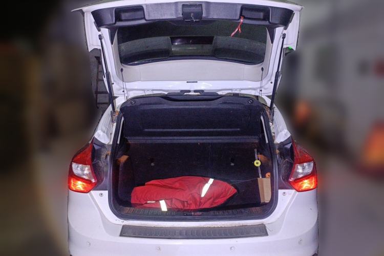 Used Ford Focus 2012 Hatchback 1.6L Manual Comfort Model Trunk