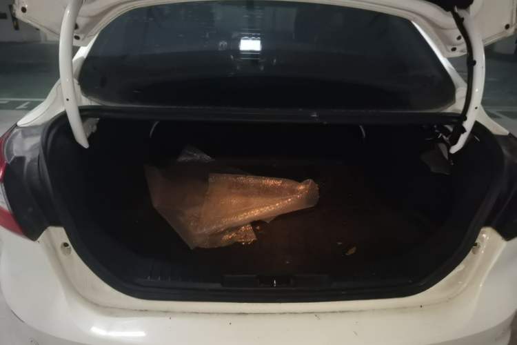 Used Ford Focus 2012 Sedan 1.6L Manual Fashion Edition Trunk