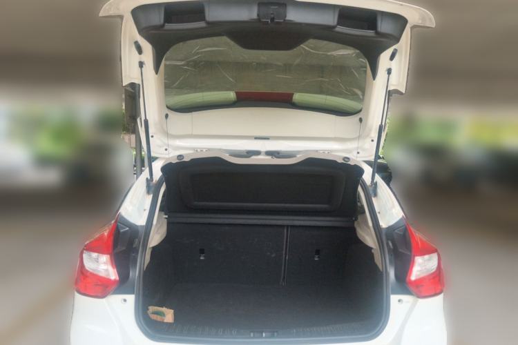 Used Ford Focus 2012 Hatchback 1.6L Automatic Fashion Edition Trunk