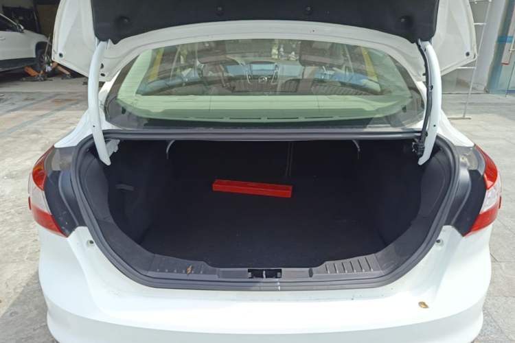 Used Ford Focus 2012 Sedan 1.6L Automatic Comfort Model Trunk