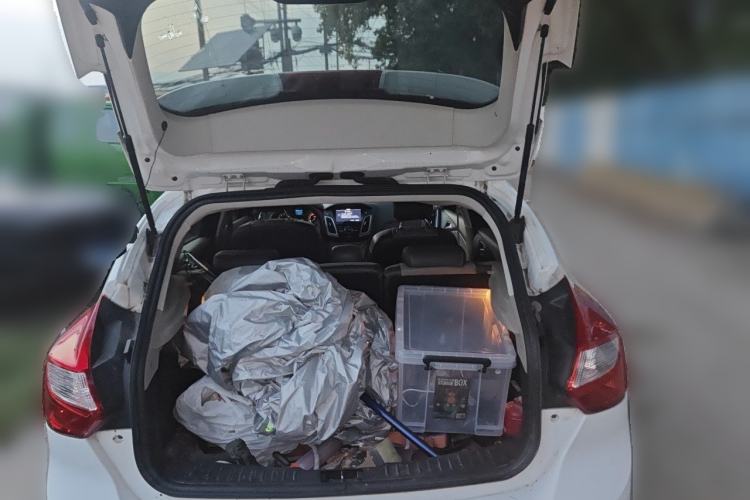 Used Ford Focus 2012 Hatchback 1.6L Automatic Fashion Edition Trunk