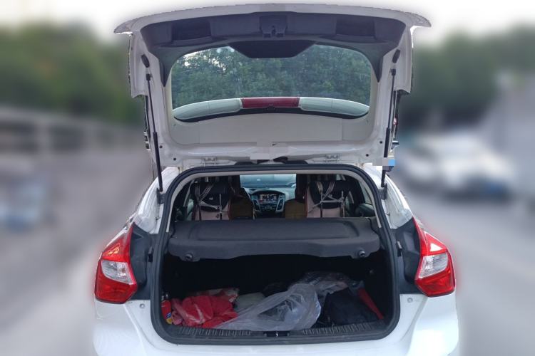 Used Ford Focus 2012 Hatchback 1.6L Manual Comfort Model Trunk