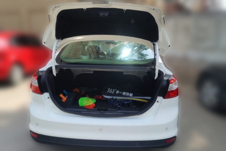 Used Ford Focus 2012 Sedan 1.6L Automatic Comfort Model Trunk