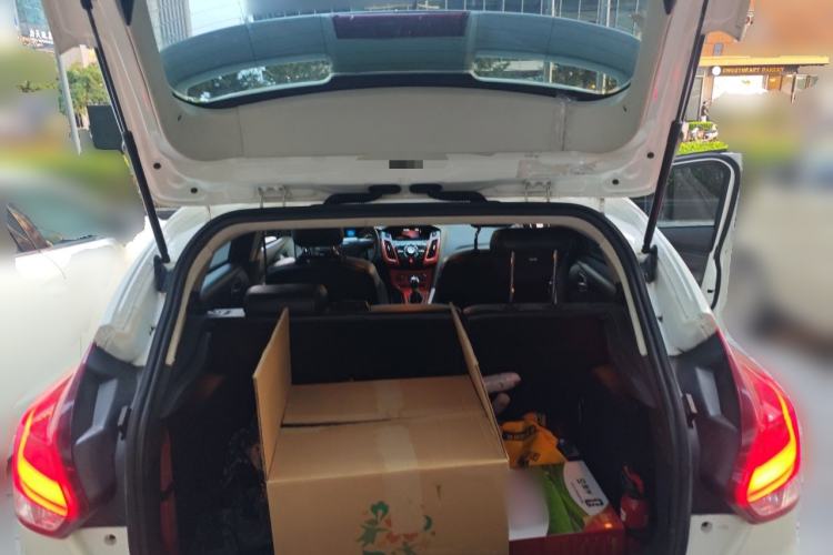 Used Ford Focus 2012 Hatchback 1.6L Manual Fashion Edition Trunk