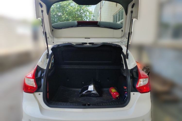Used Ford Focus 2012 Hatchback 1.6L Automatic Fashion Edition Trunk