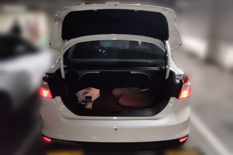 Used Ford Focus 2012 Sedan 1.6L Automatic Fashion Edition Trunk