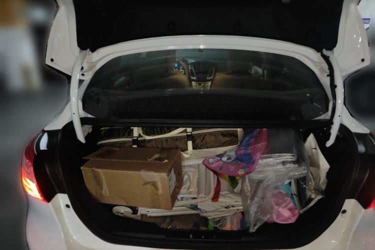 Used Ford Focus 2012 Sedan 1.6L Automatic Fashion Edition Trunk
