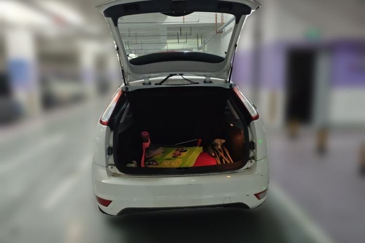 Used Ford Focus 2012 Hatchback Classic 1.8L Manual Base Model Trunk