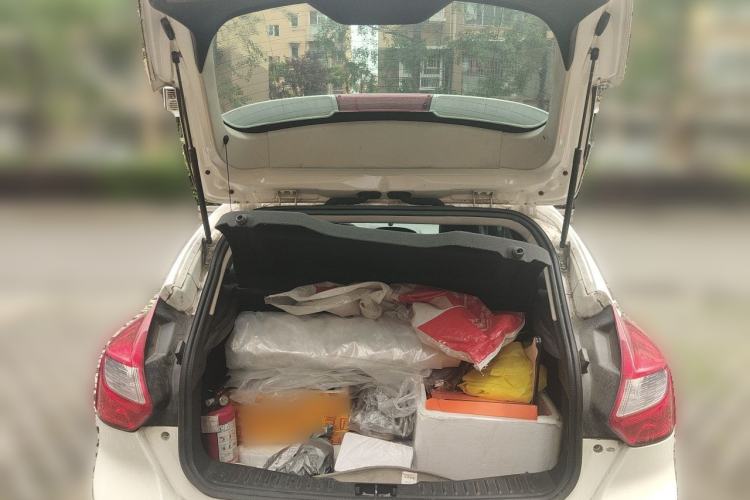 Used Ford Focus 2012 Hatchback 1.6L Automatic Fashion Edition Trunk