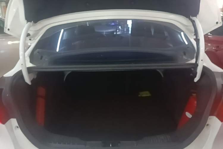 Used Ford Focus 2012 Sedan 1.6L Manual Comfort Model Trunk
