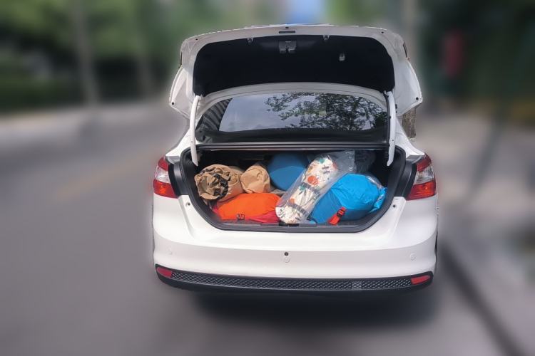 Used Ford Focus 2012 Sedan 1.6L Automatic Fashion Edition Trunk