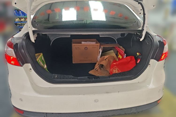 Used Ford Focus 2012 Sedan 1.6L Automatic Fashion Edition Trunk